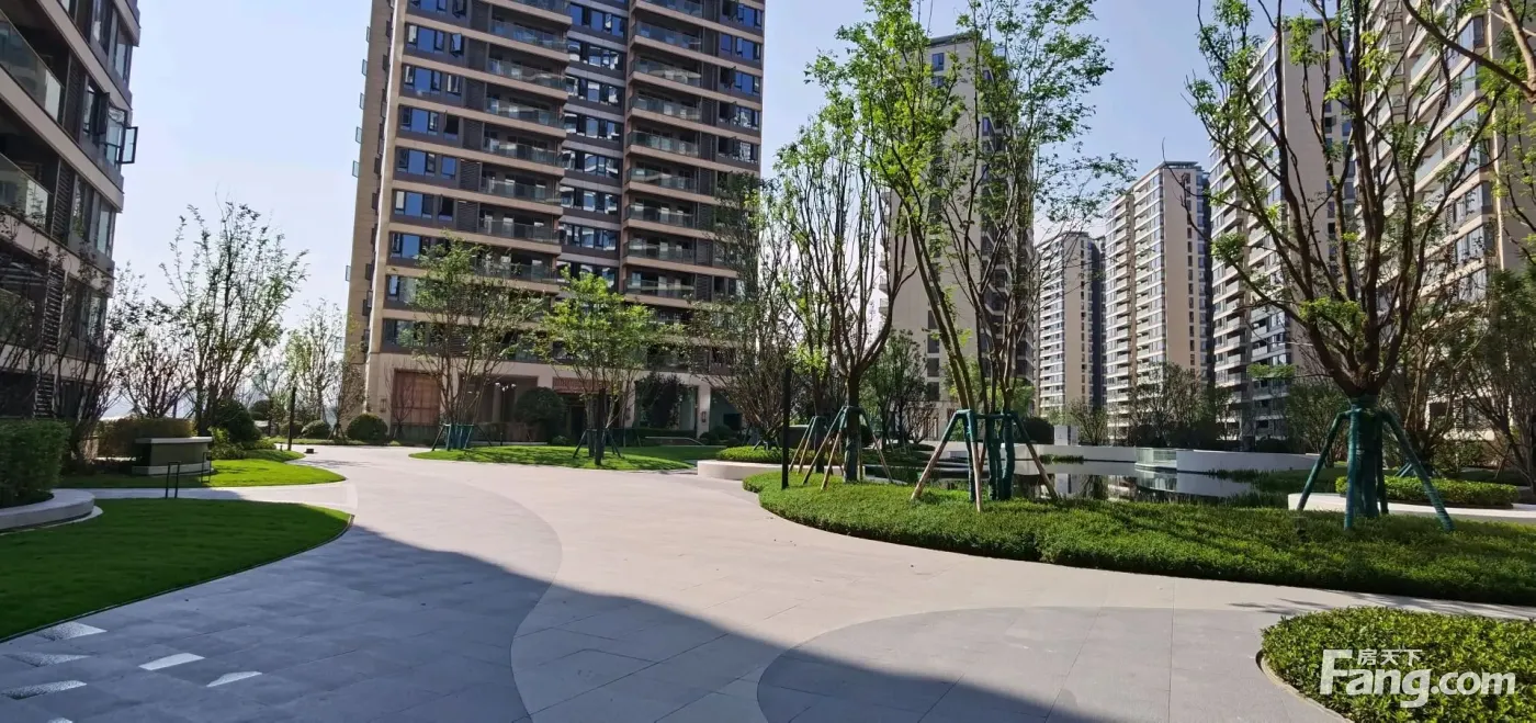 中国铁建西派宸樾怎么样?看现场置业顾问发布了5条项目新消息!