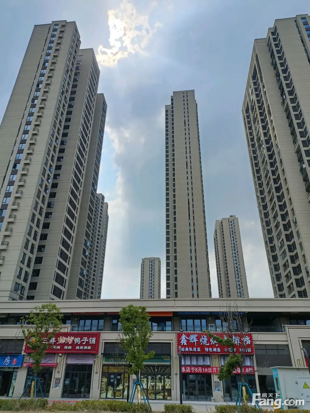 金辉江樾云著小区,目前在售89到140户型,详情点我右侧信息框咨询金辉