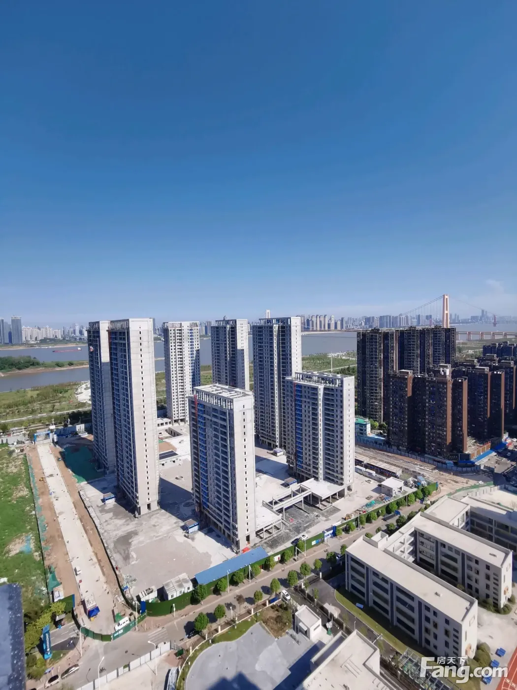 城投联投江南岸新拍现场谍照实时了解楼盘新动态