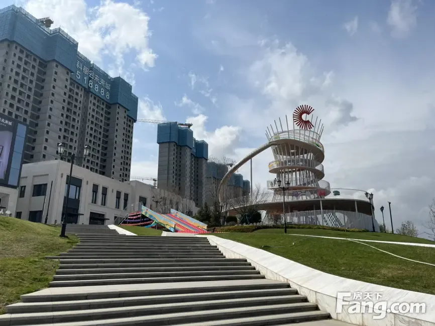 万科都会未来城好不好置业顾问从项目现场发回新鲜组图