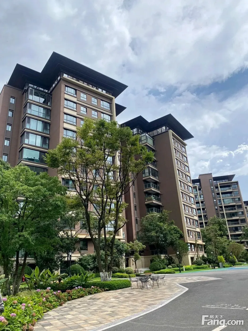 85-90㎡2室2厅1厨1卫,均价6500-7900/㎡七彩云南·古滇名城  云岭二期