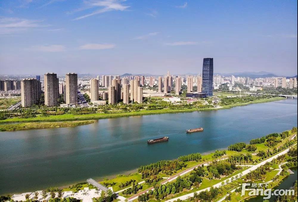 从巴黎到上海，为何水岸永远都是豪宅的地盘？