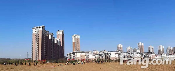 中国铁建领秀城开展“绿色和谐 你我同盟”植树节公益活动