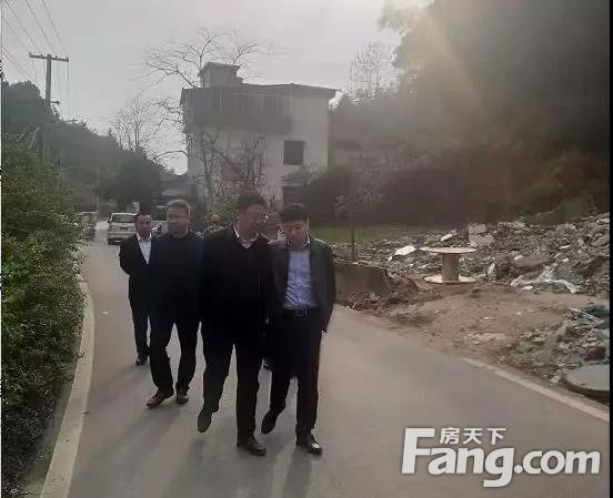 副区长龙泉莅临城郊管委会督导萍莲高速项目（城郊段）建设