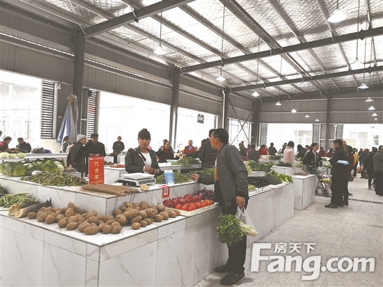 丹棱县南门山农贸市场正式投入运营