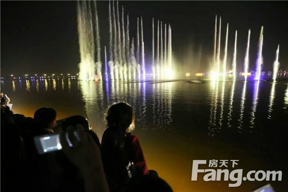 日月湖2018日常发力，260米商丘塔瞬间即视『大上海』！