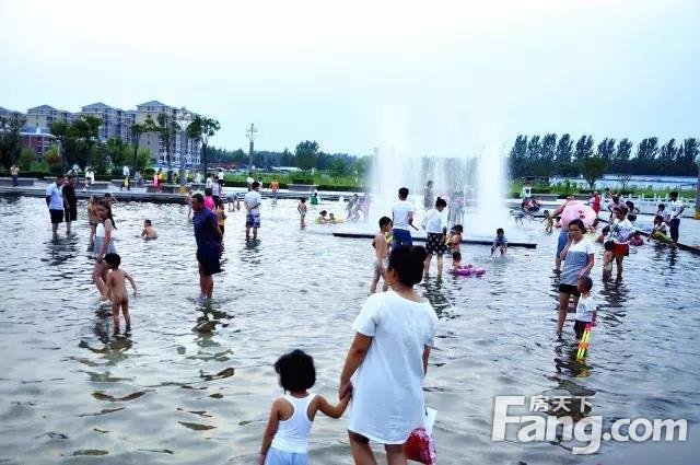 融辉城浅水湖公园—孩子们的消暑乐园