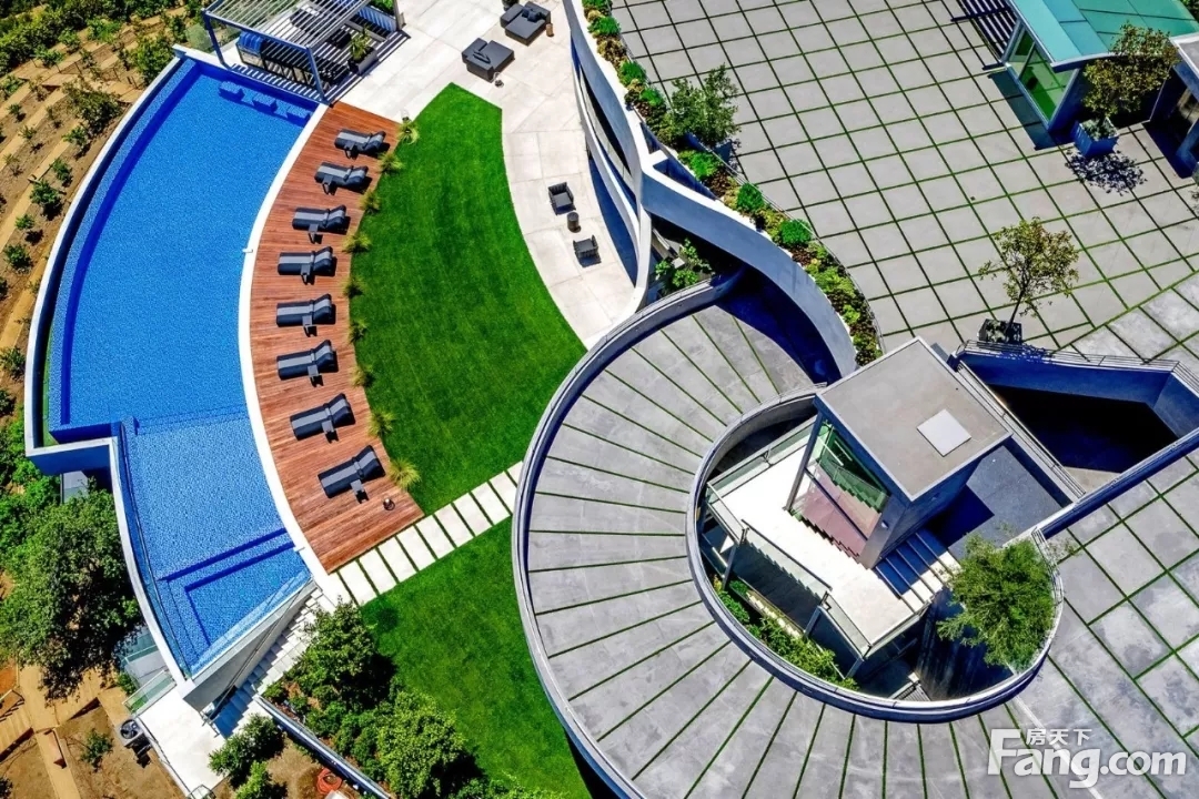 1551m²的豪宅有多奢侈？耗资三亿，带空中游泳池！