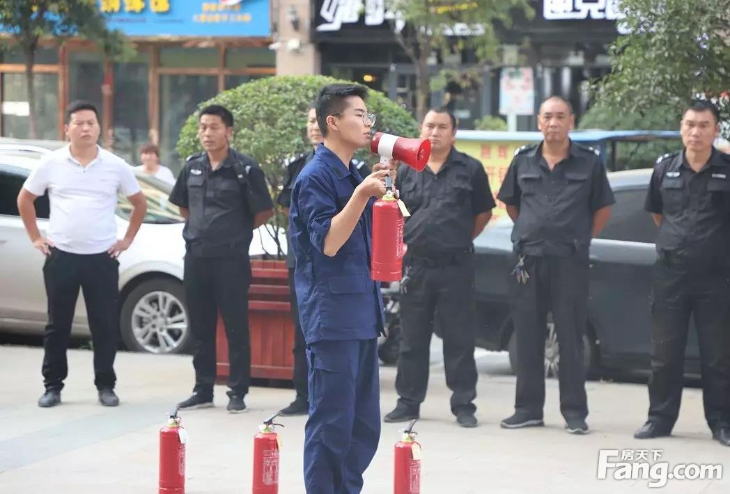 融辉城社区2019年大型消防救援演练及消防安全培训会圆满举行