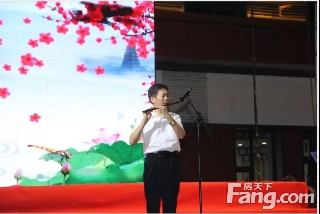 热烈庆祝中华人民共和国70年红歌晚会圆满成功