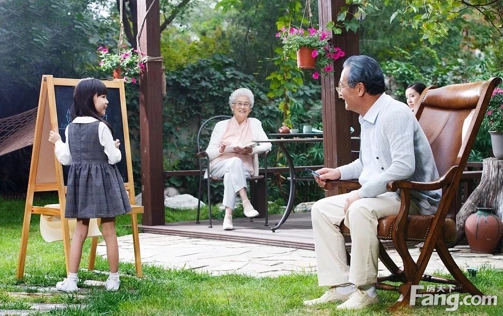 蓝城小镇首驻衢州，春风江山揭开面纱