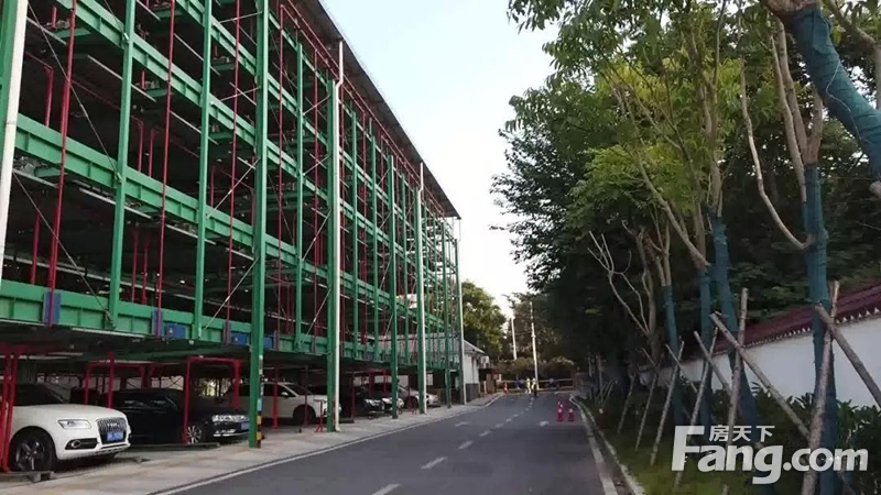 荆门城区两年新增3000个公共停车位 自助缴费成新风尚