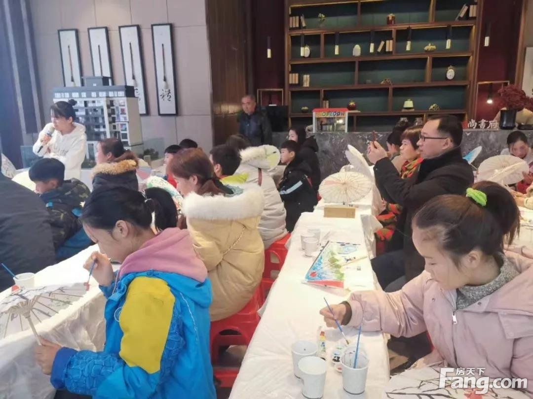 尚书实业联手周口报业小记者，欢乐开启东方文化系列一一艺韵传承，油纸伞彩绘DIY