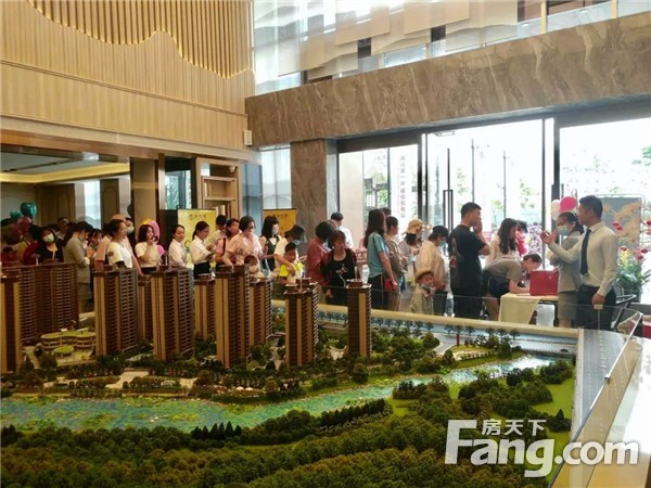 【信阳·御龙湾】六一欢乐颂，网红泡泡机大派送