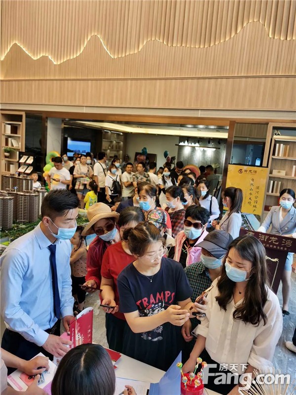 【信阳·御龙湾】六一欢乐颂，网红泡泡机大派送