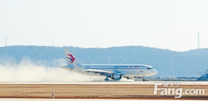 首次起降民航客机 芜湖宣州机场成功试飞