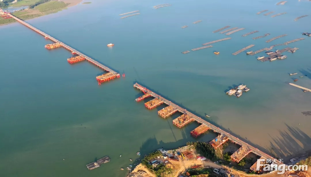 龙门大风江大桥工程进展：完成首座承台浇筑