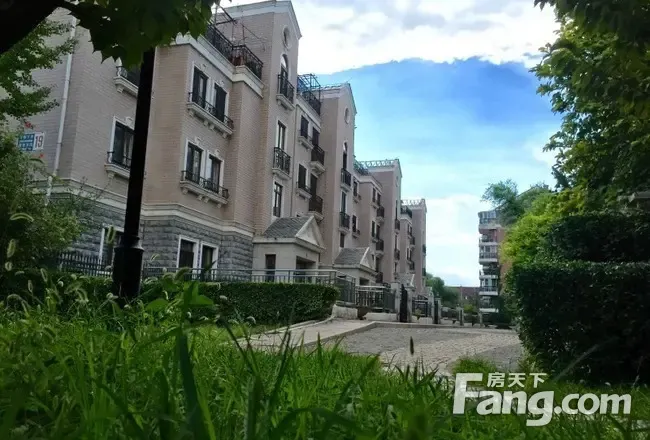 三段式欧陆洋房 带露台 南北通透 俯瞰花园 远观西山 带车位