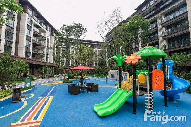 ����³ǰ뵺���������ֳ�ͼƬ��ʵʱ�˽�¥���¶�̬��