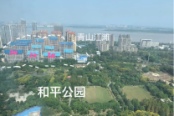 位于青山滨江商务区-长江右岸价值腾飞一面长江三面园