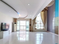 豪园居顶楼。参考价卖