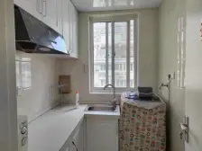 交通便利小区环境安静朝南豪装拎包入住周边教育资源充裕