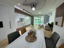 园林式品质小区,电梯高区小区花园位置,采光视野好,诚意出售。