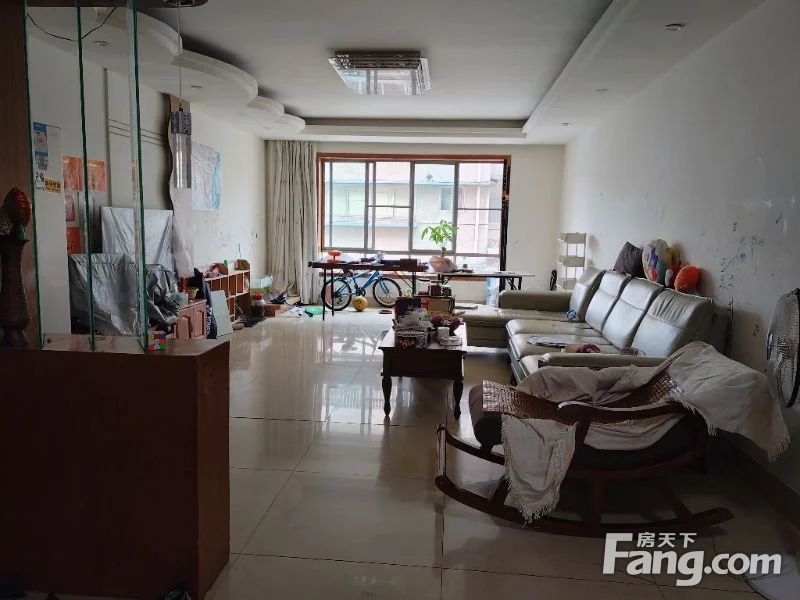 大户型,小区可停车,加装电梯